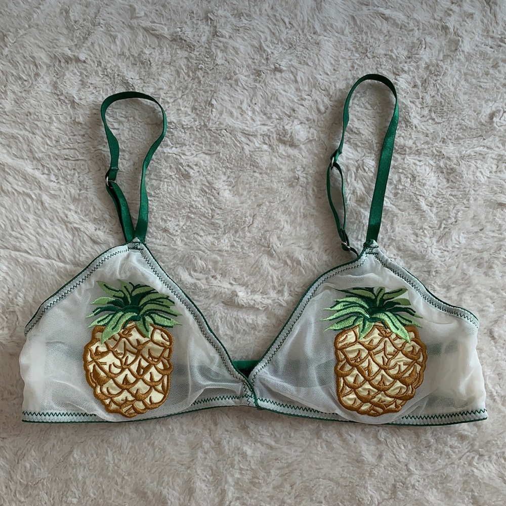 Pineapple bra